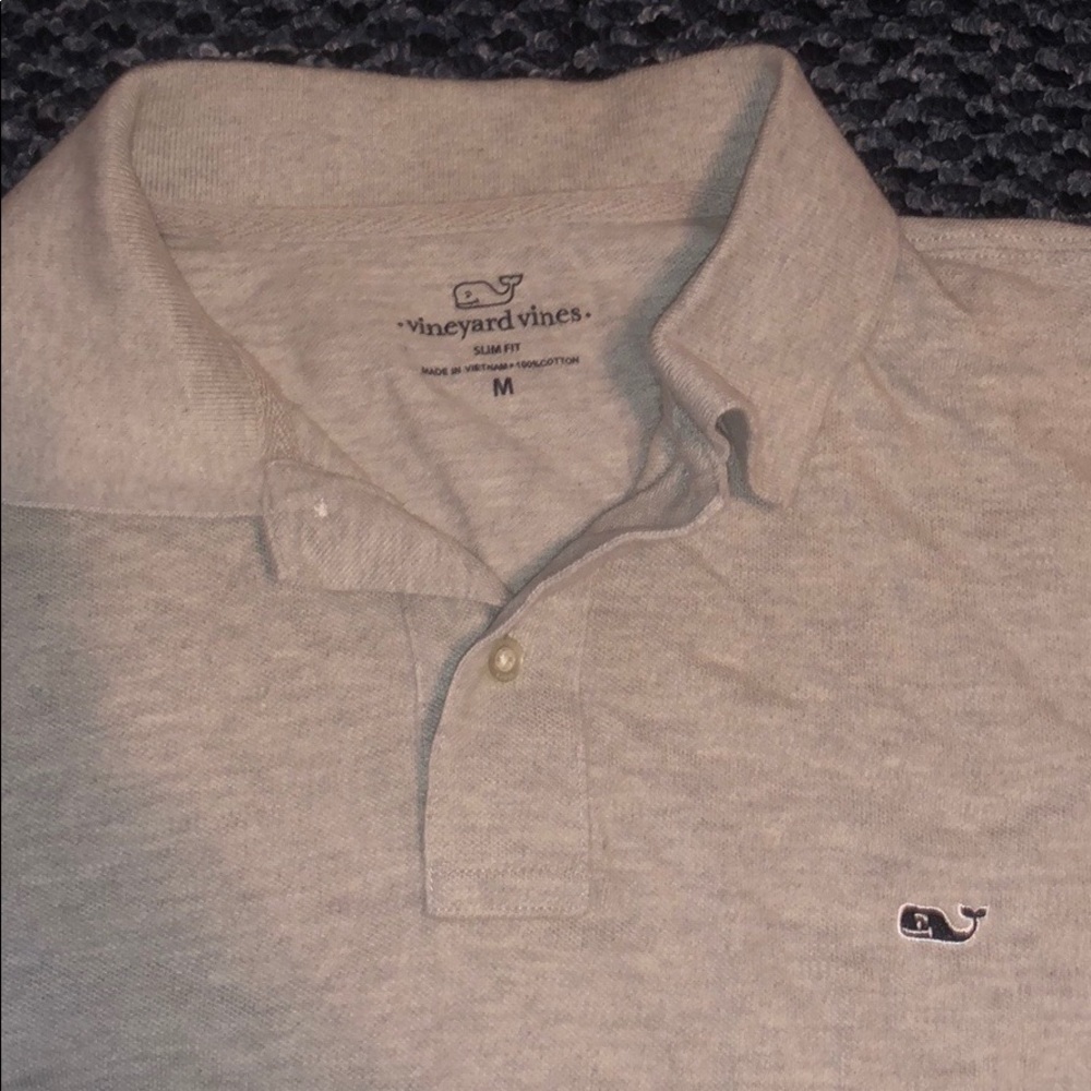 Very nice vineyard vines collard shirts